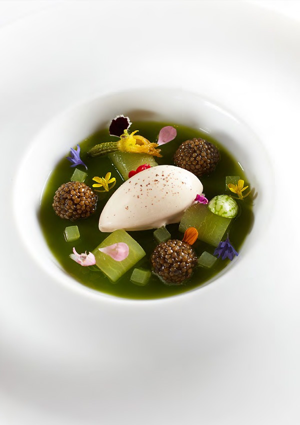 signature meal 'Concombre au caviar'